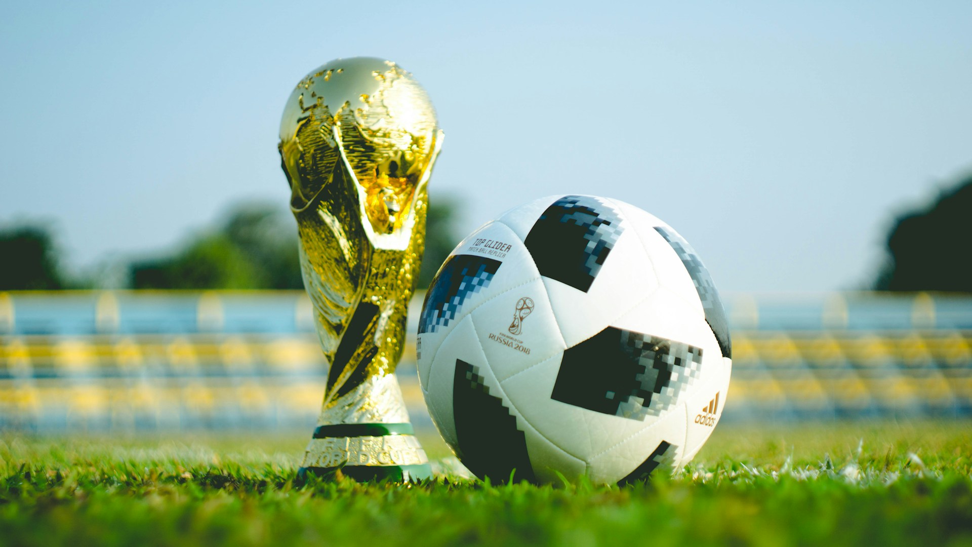 Se montrer avant le Mondial 2014